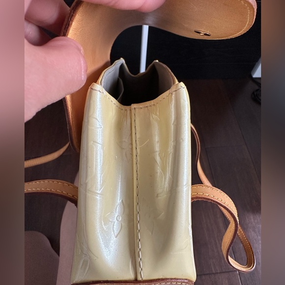 Authentic Vernis LV Bag - Picture 17 of 17